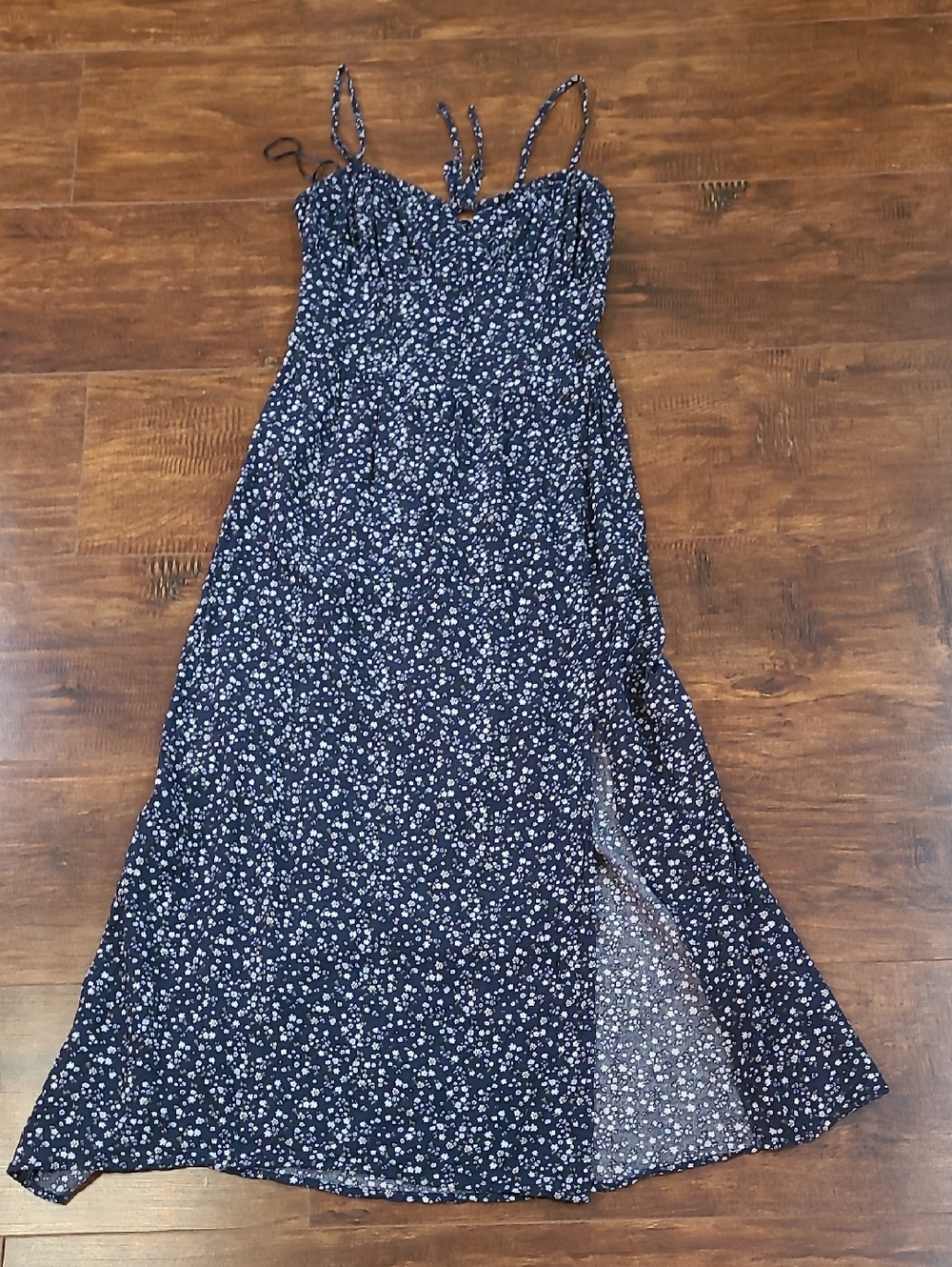 Hollister Women’s Navy Floral Maxi Dress with Tie Straps Size S
